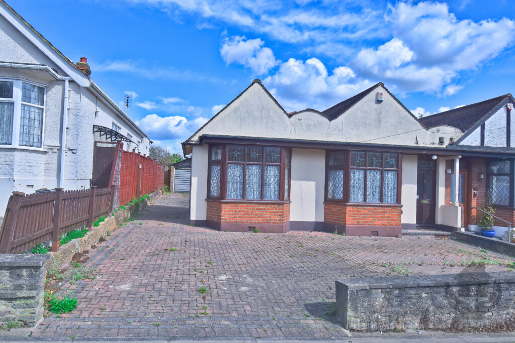 Tomswood Hill, Ilford, IG6 2QS