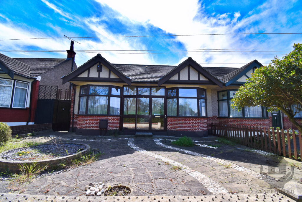 Lodge Hill, Ilford, IG4 5LJ