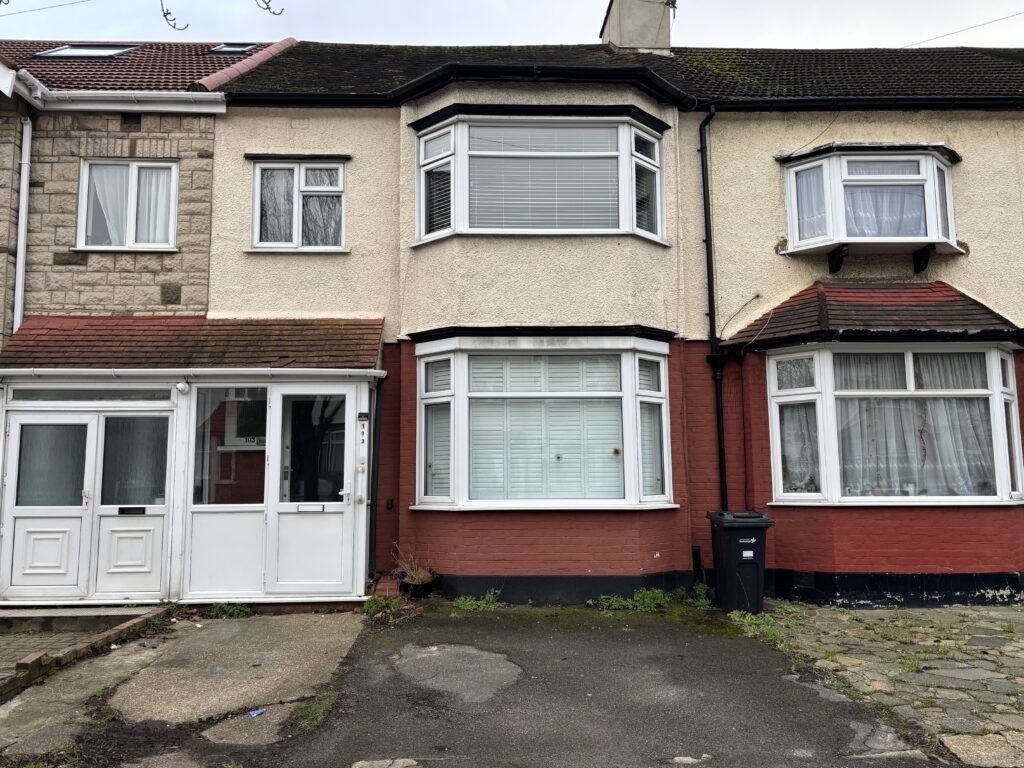 Gantshill Crescent, Ilford, IG2 6TR