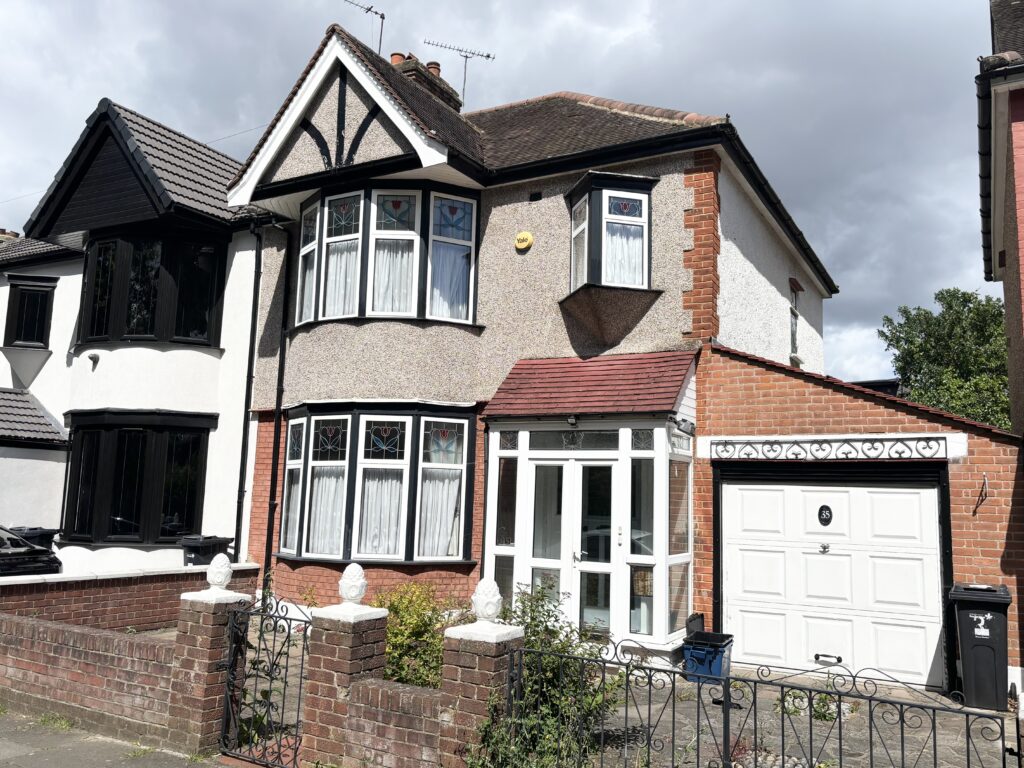 South Park Crescent, Ilford, IG1 1XU