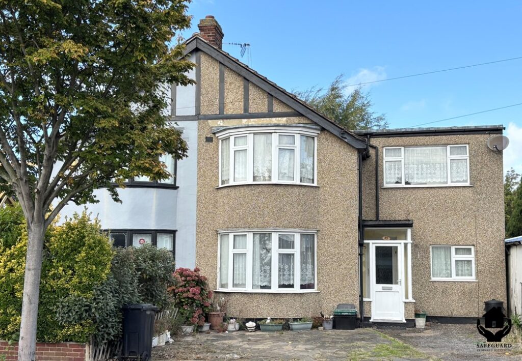 Berkeley Avenue, Clayhall, Ilford  IG5 0UP