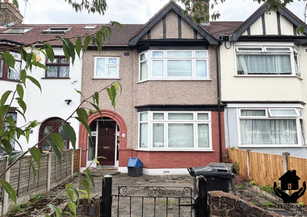 Bawdsey Avenue, Ilford  IG2 7TW